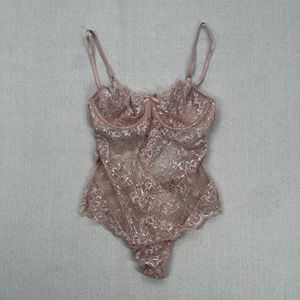 Victoria's Secret Bodysuit Small Blush Tan Lace Teddy Metallic Silver Cheecky